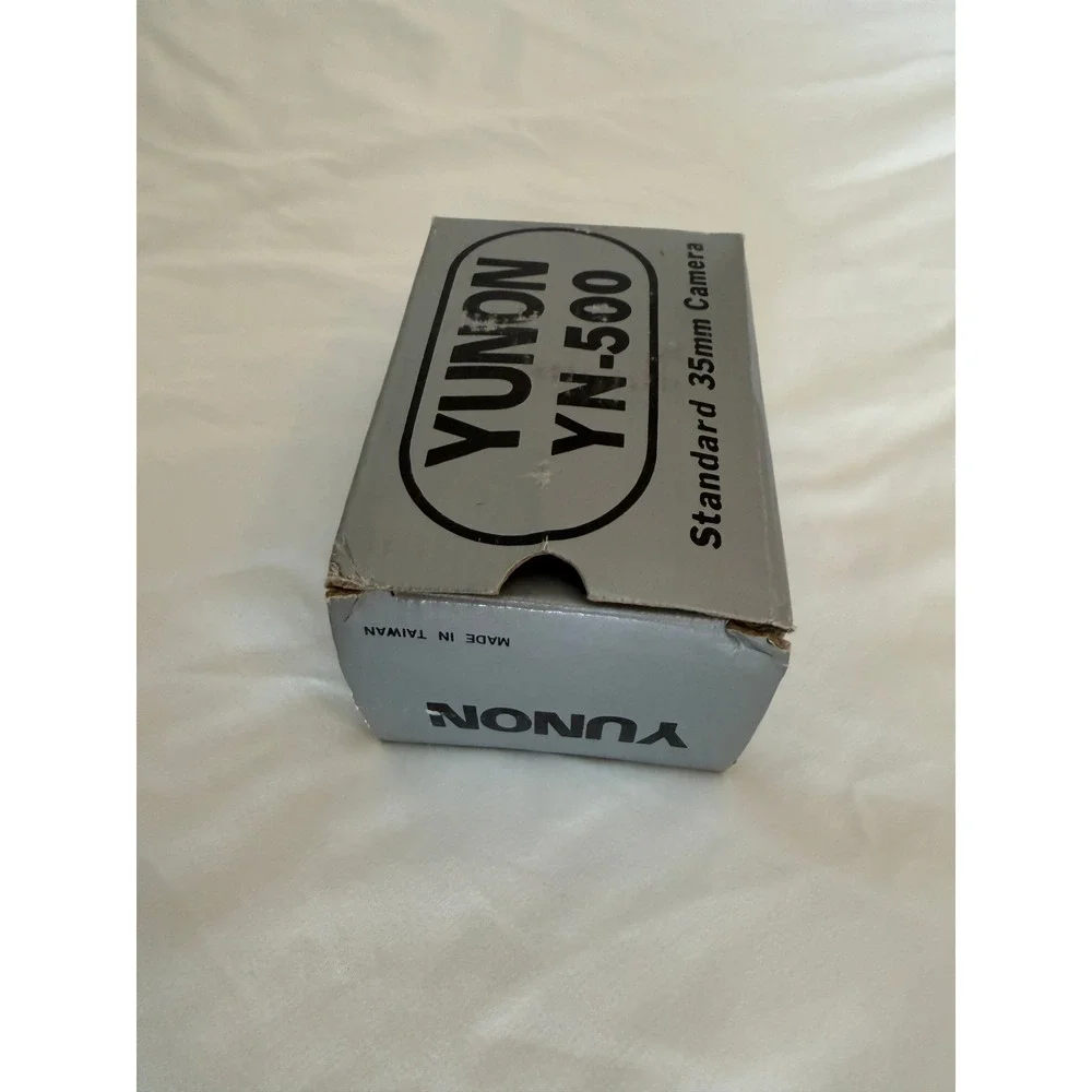 Yunon YN-500 Standard 35mm Film Camera Vintage Silver Black with Case and Box
